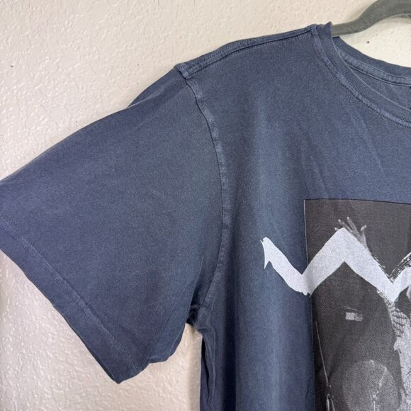 David Bowie Shirt Men Large XL Terry Oneill Graphic Tshirt Vintage Concert Tees - Picture 4 of 9